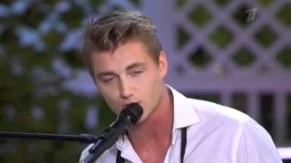 Алексей Воробьев читает "Будь, пожалуйста, послабее". Роберта Рождественский