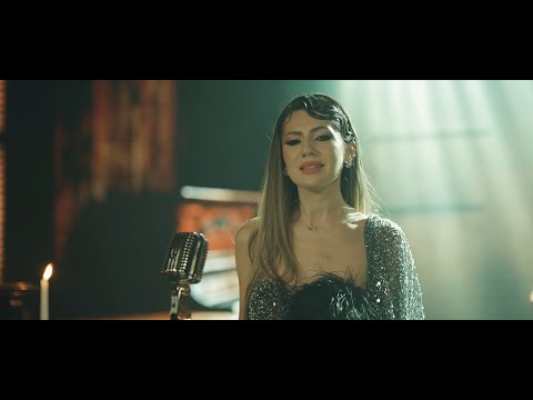 Sorina Ceugea - Am ajuns ca ala verde | Official Video