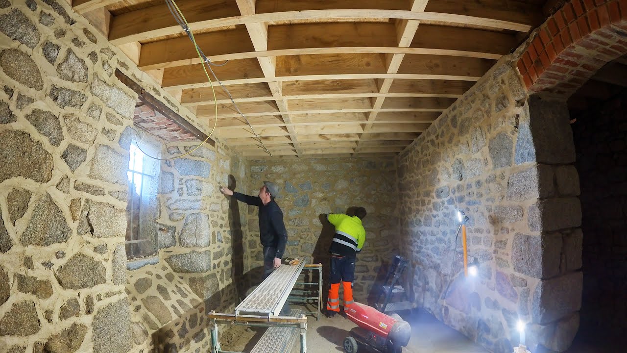 The whole band is back together.