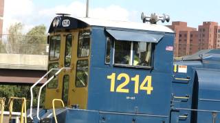 preview picture of video 'CSX MP-15T at Work in Baltimore City'