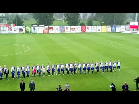Mecz Artyści vs. Siedlce (17.09.2017r.) - wyjście drużyn na murawę i Hymn Narodowy