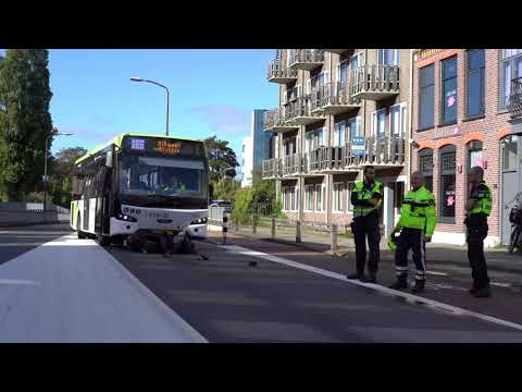 Alkmaar: lijnbus vs snorscooter