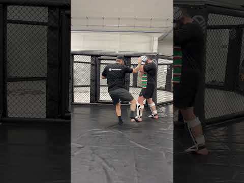 Finding the exit #footwork #kickboxing #striking #mma