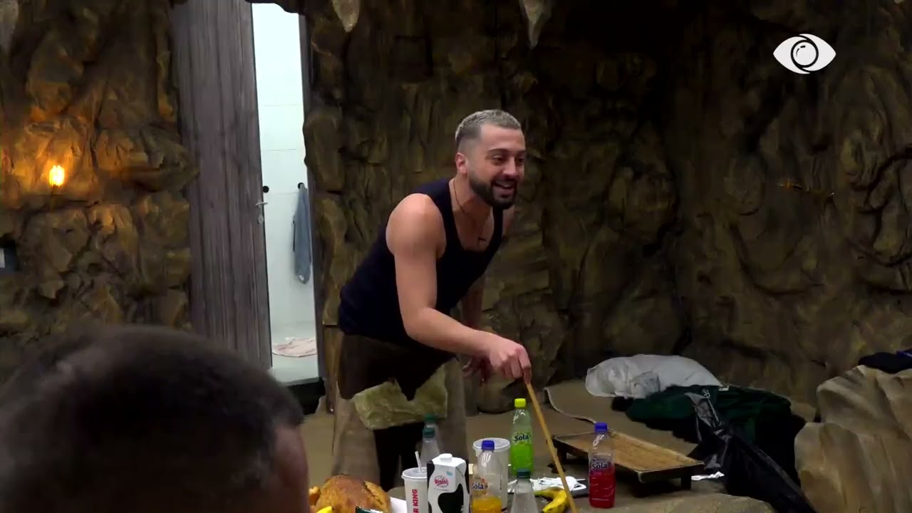 “Çfarë doje të tregoje me këtë?”/ Rozana ndjek Gjestin me pirun