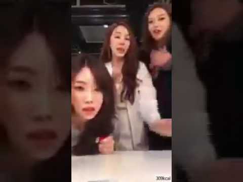 [FullCut] Taeyeon speaks swag english - Taeyeon mimics Tiffany's english on live instagram