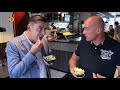 Frietje met...John Karelse
