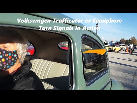 Volkswagen Semiphore or Trafficator In Action