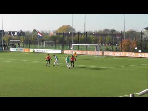 17 nov 2018 VV De Meern JO16-1 - Spijkenisse JO16-1 2-0 Keeper pareert schot Paul