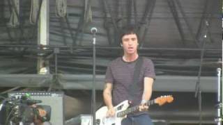 The Cribs- &quot;Mirror Kissers&quot; (HD) Live at Lollapalooza on August 8, 2010