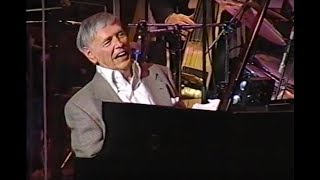 Roger Williams - 'MEDLEY OF MY HITS' with USAF Orchestra & Introduces his own band members