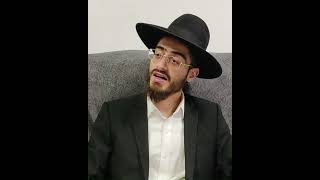 המבזבז הרבה כסף על חתונות ילדיו עליו נאמר 'ברוך השורף ממונו בידו' - הרב ינון עובדיה ברכה (הרב ינון עובדיה ברכה) - התמונה מוצגת ישירות מתוך אתר האינטרנט יוטיוב. זכויות היוצרים בתמונה שייכות ליוצרה. קישור קרדיט למקור התוכן נמצא בתוך דף הסרטון