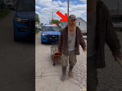 Two Kind-Hearted Officers Changed an Elderly Fisherman's Life ❤️🥹