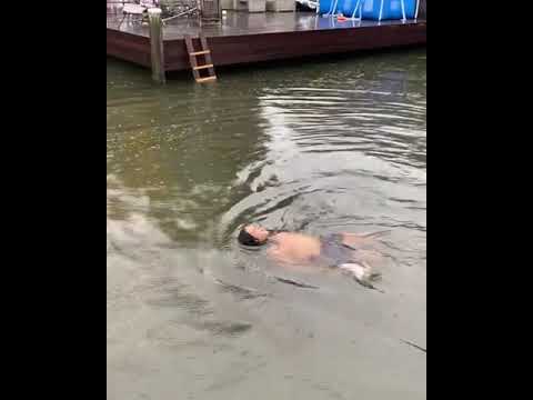 Ali B gespot met andere vrouw