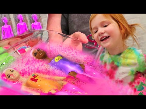 BARBiE SPA MAKEOVER!! Purple Color Reveal Magic! a pretend swimming pool spa inside our house 💅