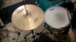 NY-based drummer Takanori Niida (新井田孝則) Online Drum Lessons