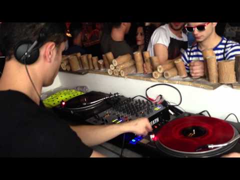 Alessio Collina plays his new track "Sheeps"@Classic Club 18.11.2012