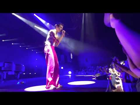 Mika performing Yo-Yo in Carcassonne 22/7/2022
