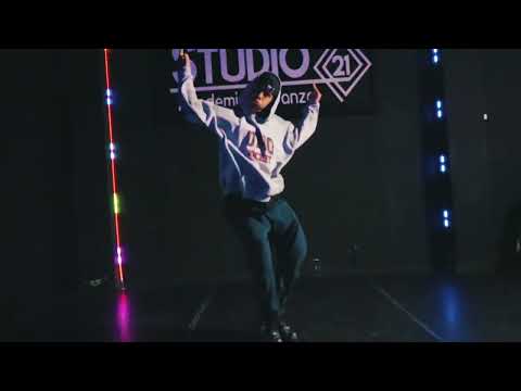 STUDIO 21 / ARMANDO LOPEZ X JUST A LIL BIT