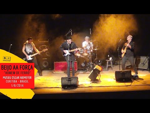 Beijo AA Força - Homem De Ferro - MON - Curitiba - Brasil - 1/6/2014