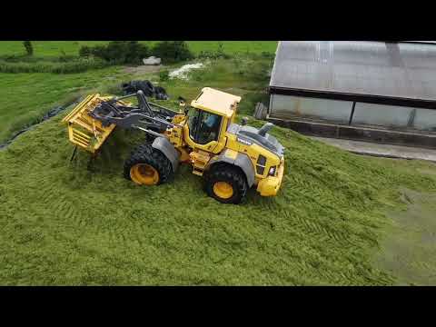 Tom Blake silage 2022 with Slievenamon Agri Services