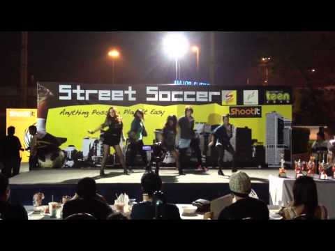 LEVEL UP cover f(x) - Lachata