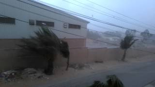 preview picture of video 'Pluie et vent violent à Dakar'