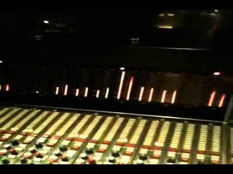 Elinel Feat. Bulmastif MC & T.J. MadaFaka - Največji Modeli (M.T. Remake 2011)