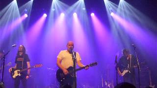 Vilain Pingouin   Sous La Pluie -  Live Club Soda Nov 2014