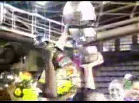 Copa 2006 Nuria recibiendo la Copa