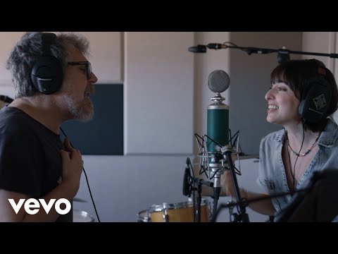 MERINO & Iván Ferreiro - DEMASIADO GRANDE (Vídeo Studio)
