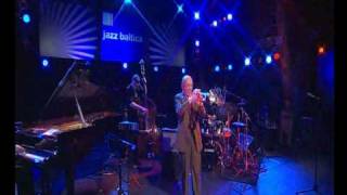 Tomasz Stanko Quartet, Little Thing