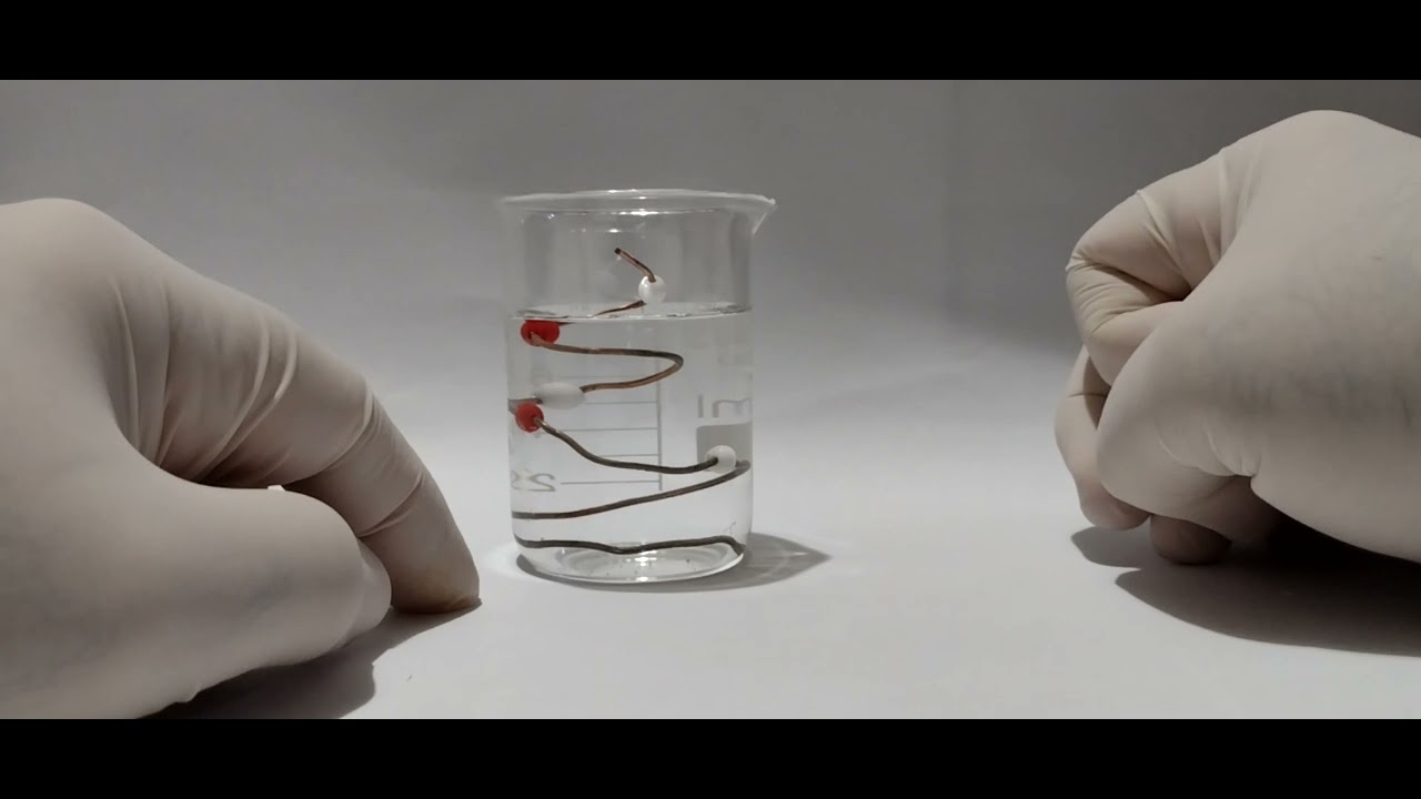 26 - Árvore de Natal Química