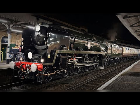 35028 “Clan Line” Under The Lights - The Sherborne Christmas Carol - 03/12/25