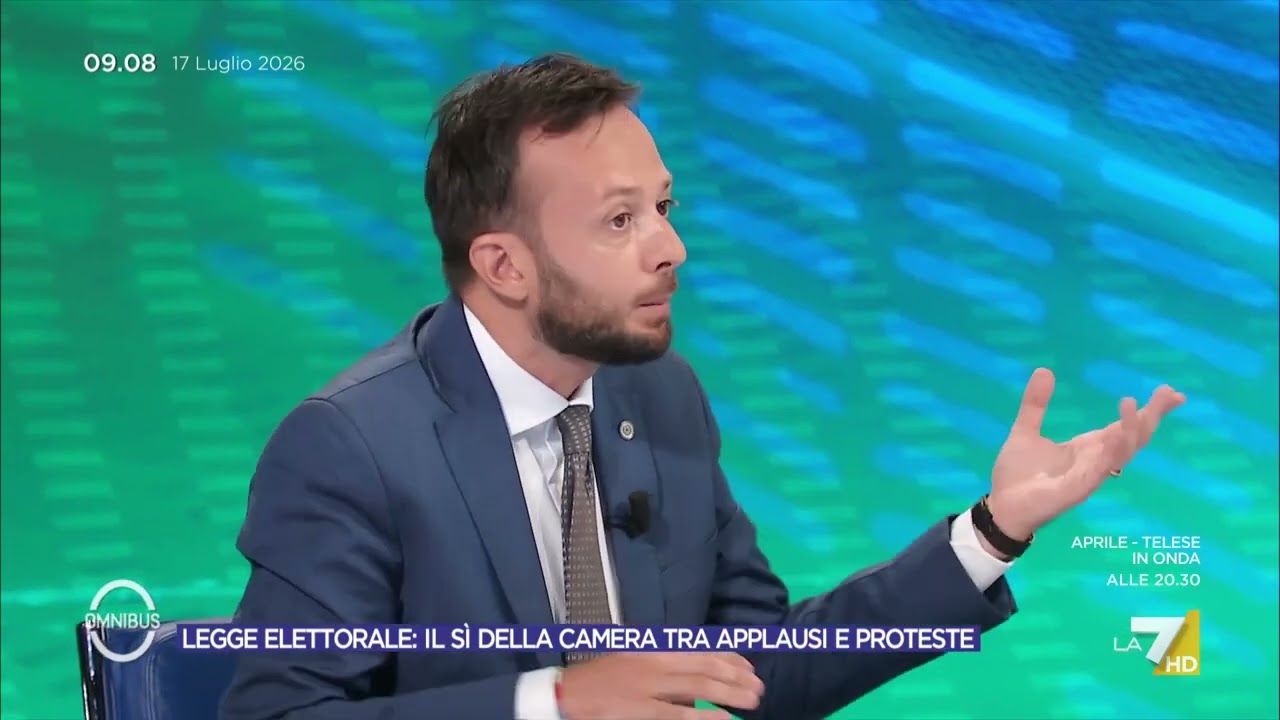 Ultimi sondaggi, centrodestra e centrosinistra sopra la soglia del 42%: Vannacci decisivo