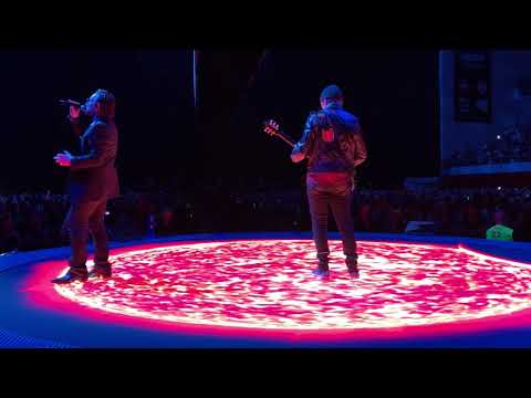 U2 eXPERIENCE + iNNOCENCE Tour 2018 - Summer Of Love (Lisbon, 2018-09-16)