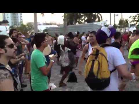 Chillin in the Eco Village Ultra Music Festival 2012