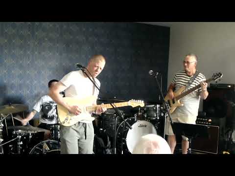 4  /  DEAN  NEWTON  TRIO  /  VOODOO  CHILD   /  JIMI  HENDRIX  COVER