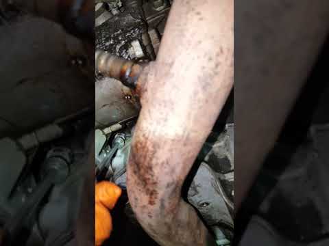 Pontiac G6 2007 3.5 tira aceite solucionado apretando un tornillo