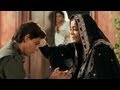 Mere Desh Ki Har Maa Aap Jaisi Zaroor Hai Scene Veer Zaara Shah Rukh Khan Kirron Kher Divya