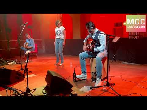 Anne Etchegoyen - Egoak (chant basque) en live