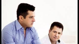 A dama de vermelho - Bruno e marrone