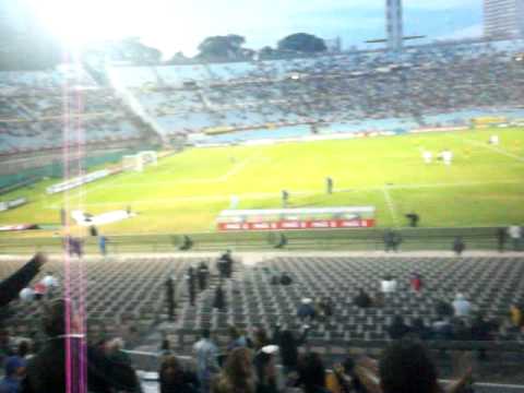 "PEÑAROL 0 - 1 LIVERPOOL FECHA 11 CLAUSURA 2012 | FESTEJOS (2)" Barra: Los Negros de la Cuchilla &bull; Club: Liverpool de Montevideo