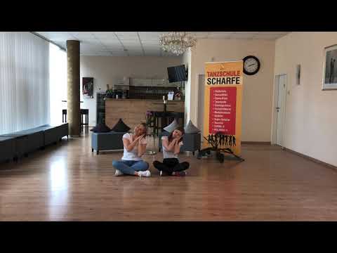 KINDERTANZ FÜR ZUHAUSE - Ein Nilpferd muss aufs WC - Giraffenaffen Gang #zuhausetanzen