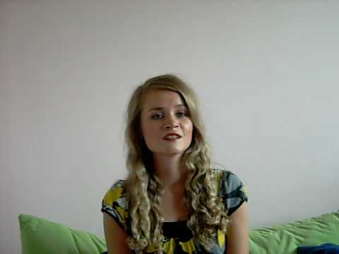 Valérie singing 'Ein bisschen Frieden' by Nicole (Eurovision Song contest 1982)