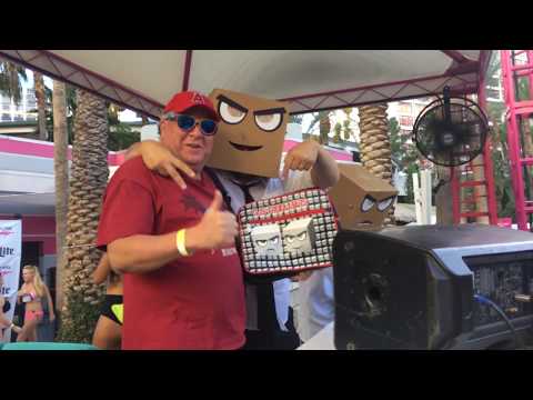 Me and DJs from Mars  at the Flamingo Go Pool