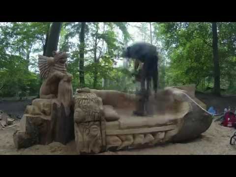 Chainsaw Dave: Time-Lapse Chainsaw Sculpture - 'Griffin and Bed'