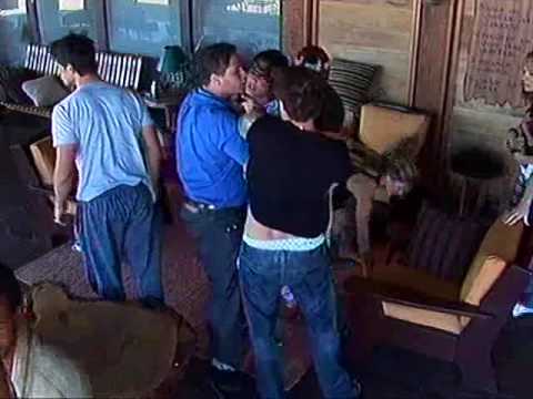 A Fazenda | Luciele se descontrola com Theo