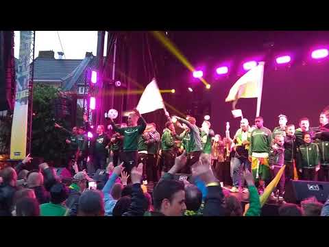 Huldiging Fortuna Sittard 30-04-2018. Stokkers on fire