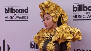 BBMAs 2017 FashionCam Dencia