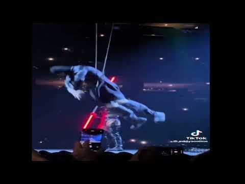 MoistCr1tikal sings 'E.T.' by Katy Perry